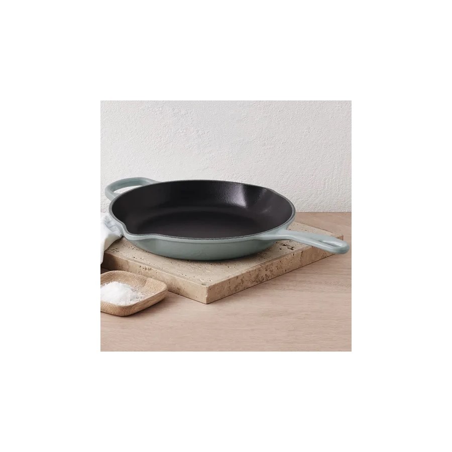 additioanl image for  Le Creuset Round Skillet Sea Salt 23 cm 