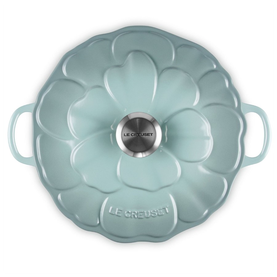 additioanl image for  Le Creuset Low Petal Cass. S/Salt 26 cm 