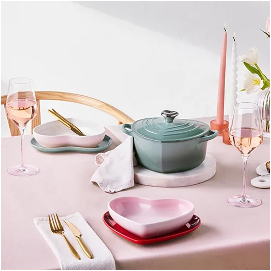 additioanl image for  Le Creuset Heart Plate Sea Salt 22 cm 