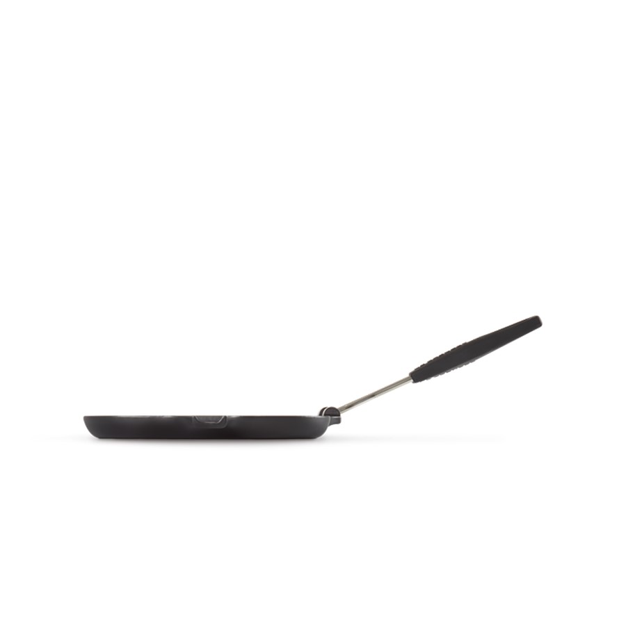 additioanl image for  Le Creuset Rect. Grill Matte Black 36 cm 