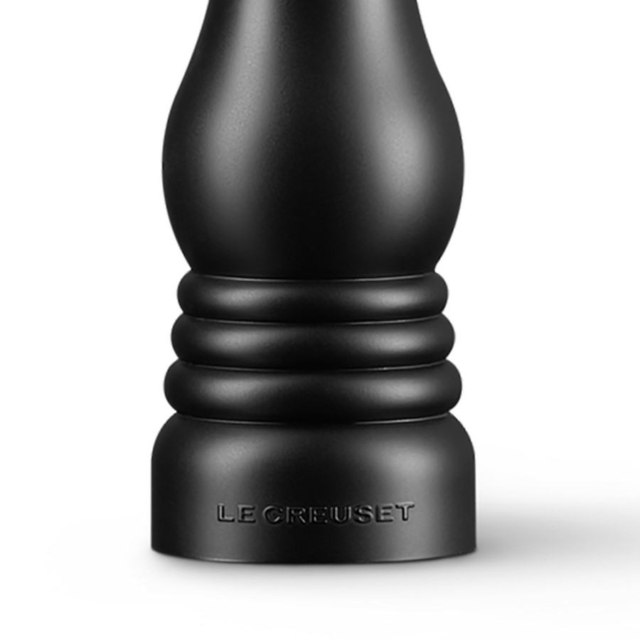 additioanl image for  Le Creuset Salt Mill Satin Black 21 cm 