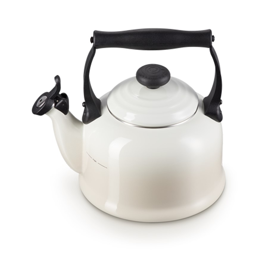 additioanl image for  Le Creuset Trad. Kettle Meringue 2.1 L 
