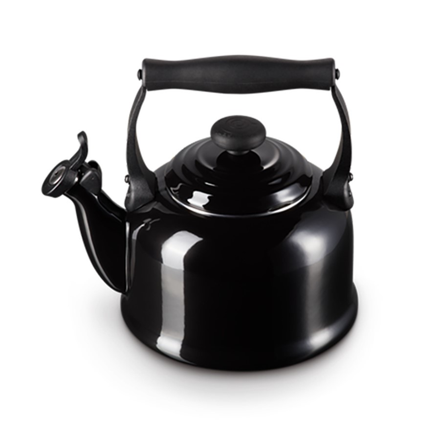 additioanl image for  Le Creuset Traditional Kettle S/Blk 2.1L 