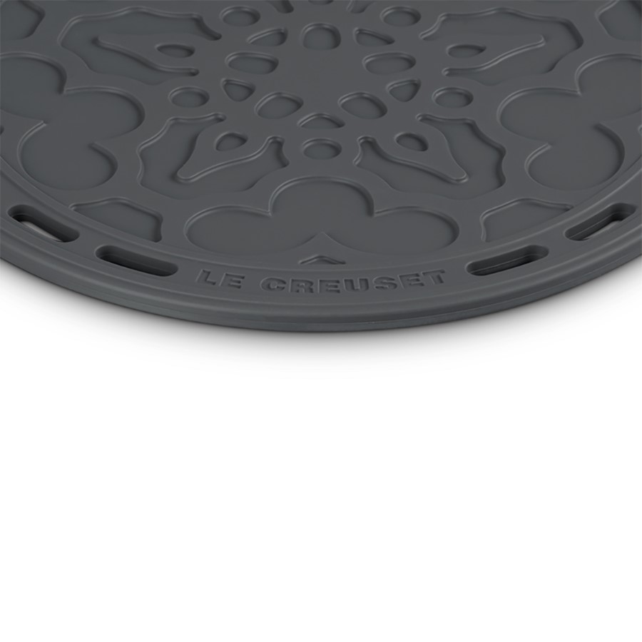 additioanl image for  Le Creuset French Trivet Flint 20 cm 
