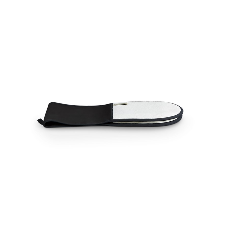 additioanl image for  Le Creuset Double Oven Glove Black 88 cm 