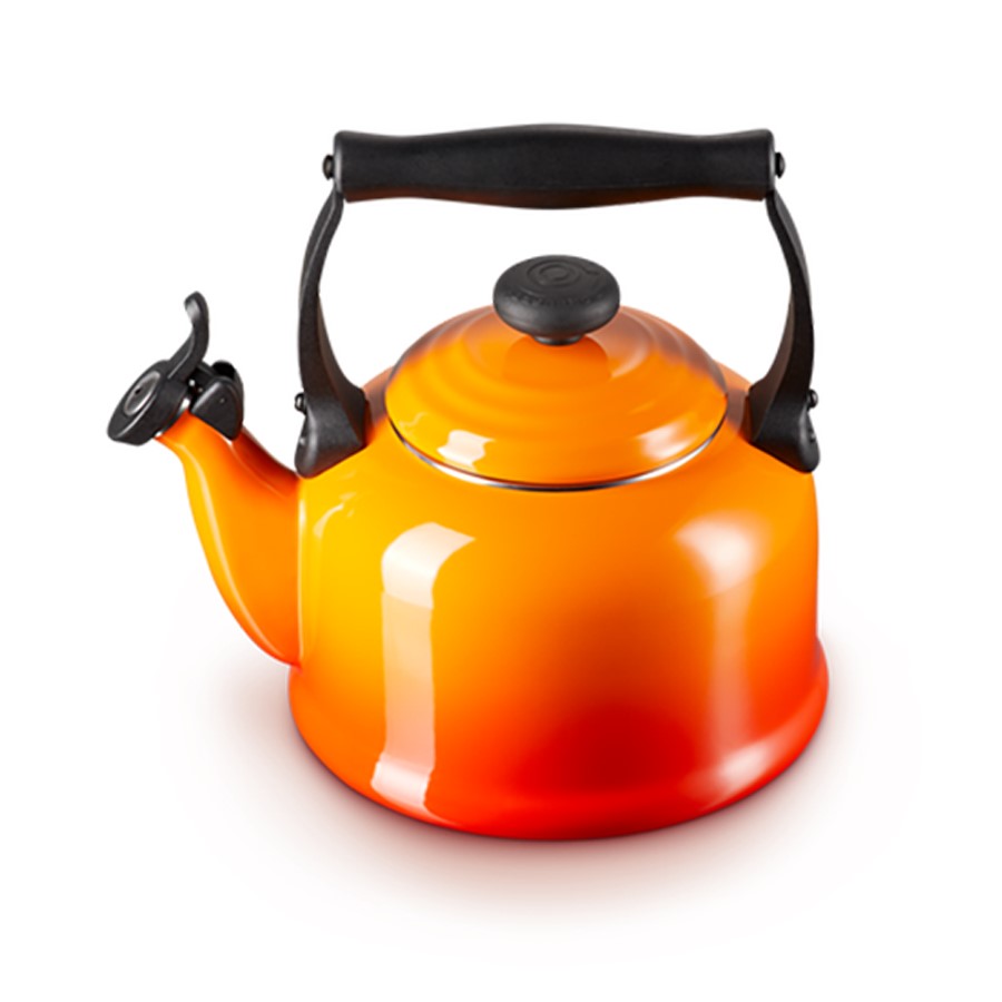 additioanl image for  Le Creuset Traditional Kettle Flame 2.1L 
