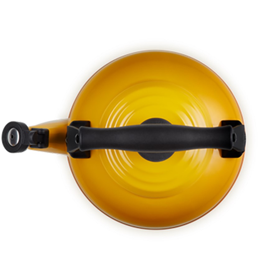 additioanl image for  Le Creuset Traditional Kettle Nectar2.1L 