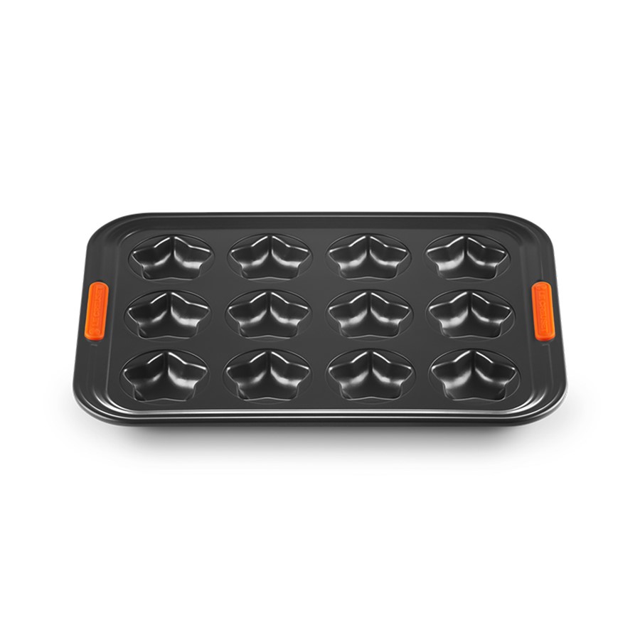 additioanl image for  Le Creuset 12 Cup Star Bakeware Blk.Tray 