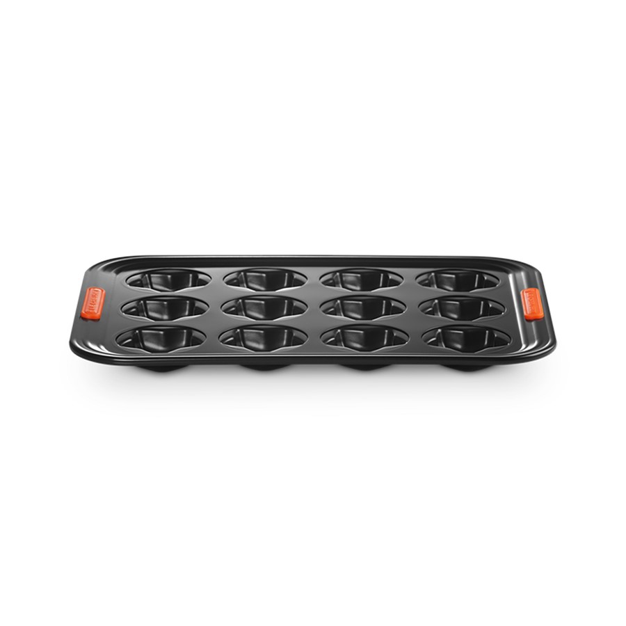 additioanl image for  Le Creuset 12 Cup Star Bakeware Blk.Tray 