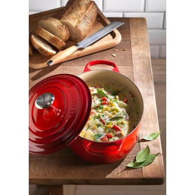 additioanl image for  Le Creuset Oval Casserole Cerise 27 cm 