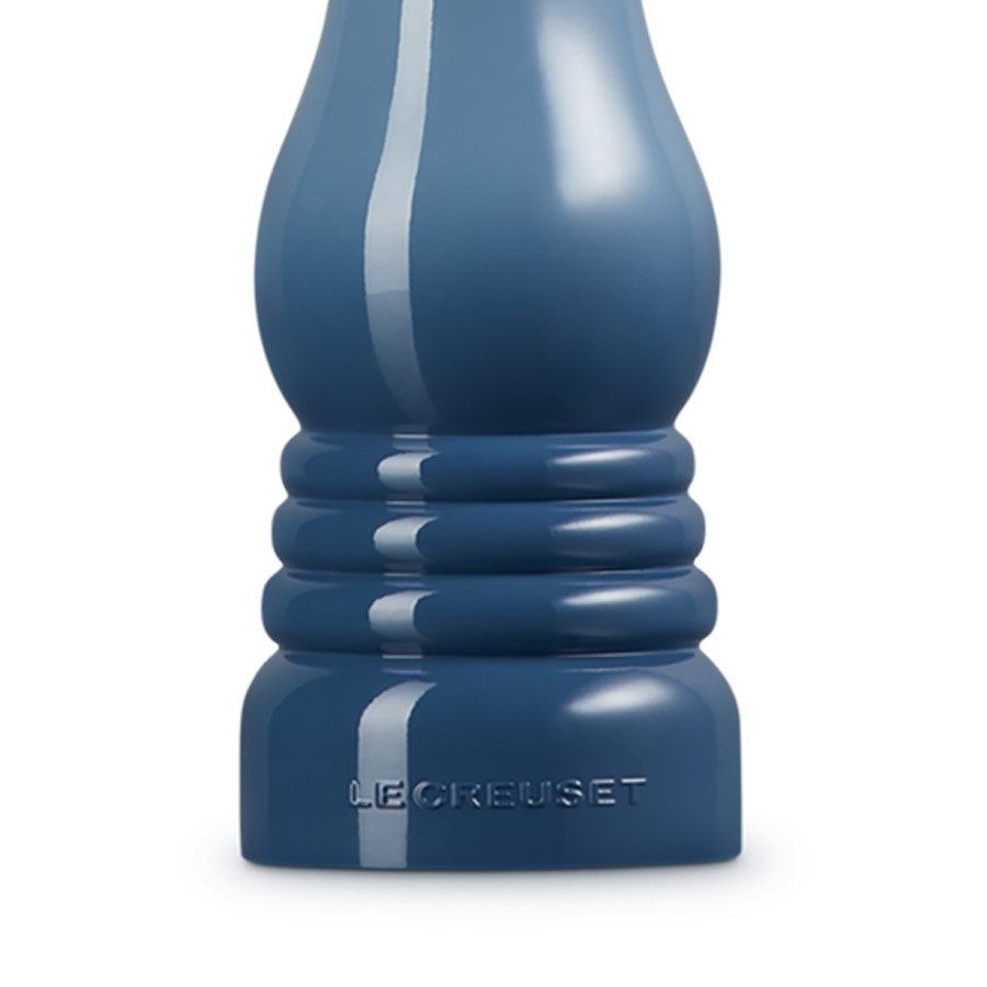 additioanl image for  Le Creuset Salt Mill Chambray 21 cm 